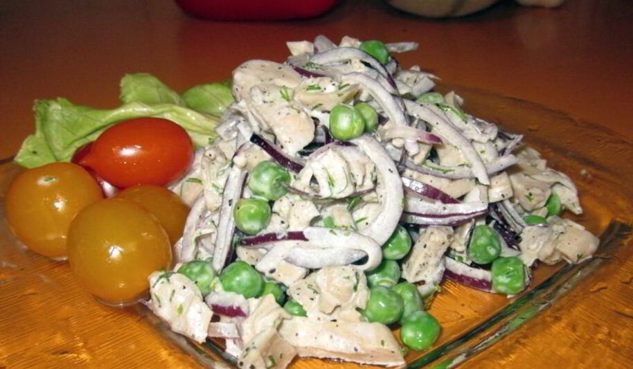 Рецепт салата из маринованных кальмаров