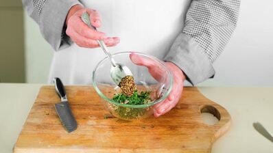 салат из пасты с тунцом и кукурузой