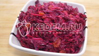 салат из свеклы с чесноком и изюмом