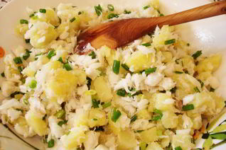 Салат из вареной рыбы