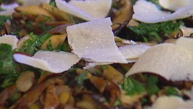 салат с чечевицей и грибами