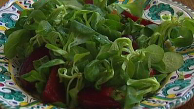 салат с грейпфрутом и молодой свеклой