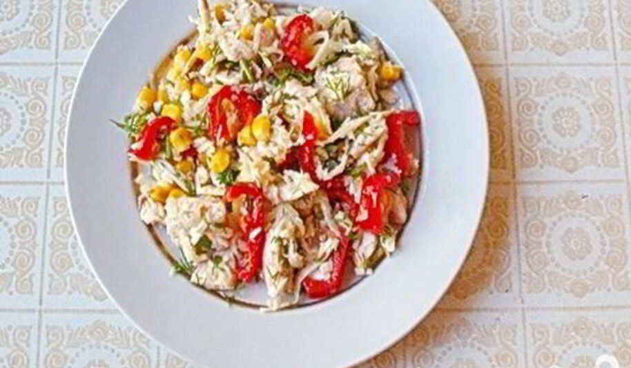 Рецепт салата с кольраби и корнема петрушек