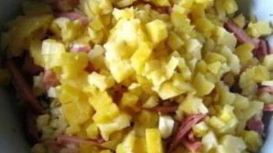 салат с копченым окорочком