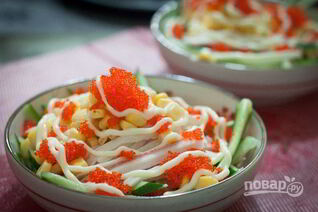 Салат с крабовыми палочками и свежим огурцом