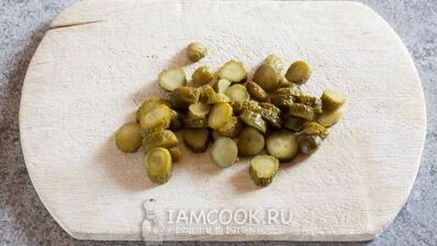 салат с селедкой и огурцами