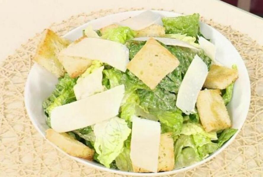 Классический салат Цезарь