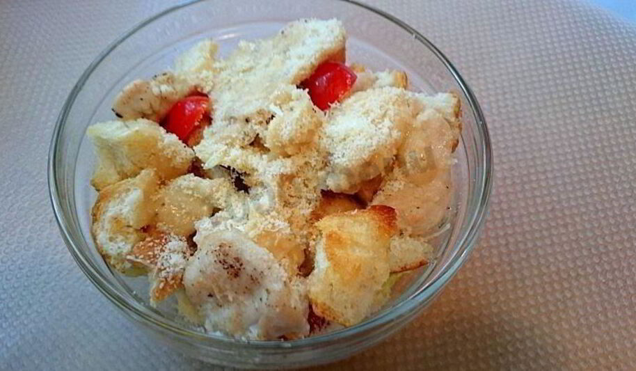Рецепт салата цезарь с курицей и домашними сухариками