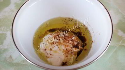 салат цезарь с курицей и сухариками