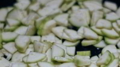 зеленый салат с каперсами