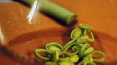 зеленый салат с каперсами