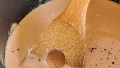 сметанный соус с томатной пастой