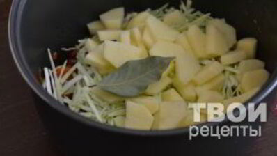 борщ с галушками