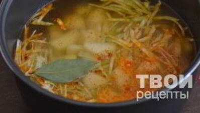 борщ с галушками