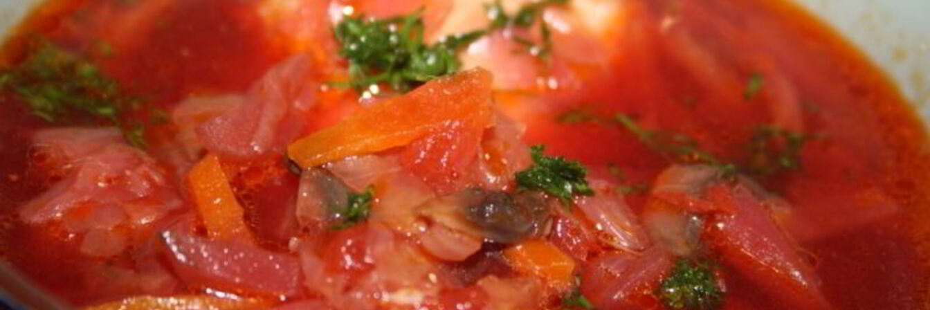 Борщ с шампиньонами на куриных окорочках