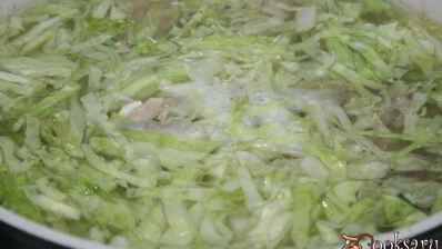 борщ с шампиньонами на куриных окорочках