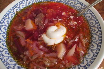 Борщ с тушенкой