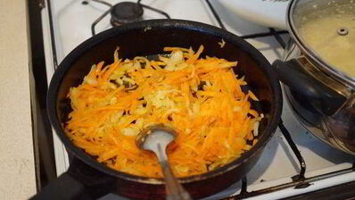 капустник — украинский деревенский борщ