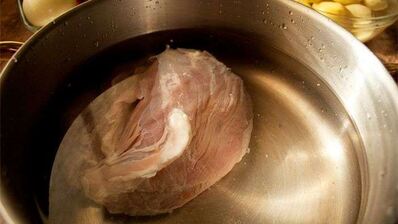 красный борщ