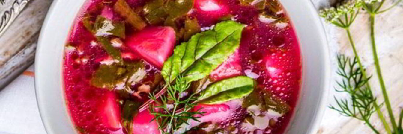 Летний борщ из молодой свеклы