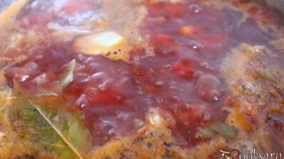 летний борщ с молодой капустой и фрикадельками