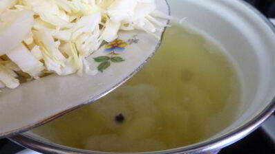 постный борщ с килькой в томате