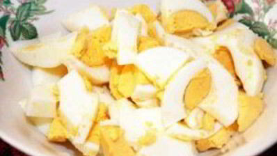 зеленый борщ со щавелем и яйцом