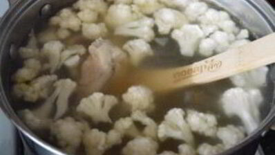 суп из цветной капусты на мясном бульоне