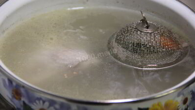 гороховый суп с копчеными ребрышками и курицей