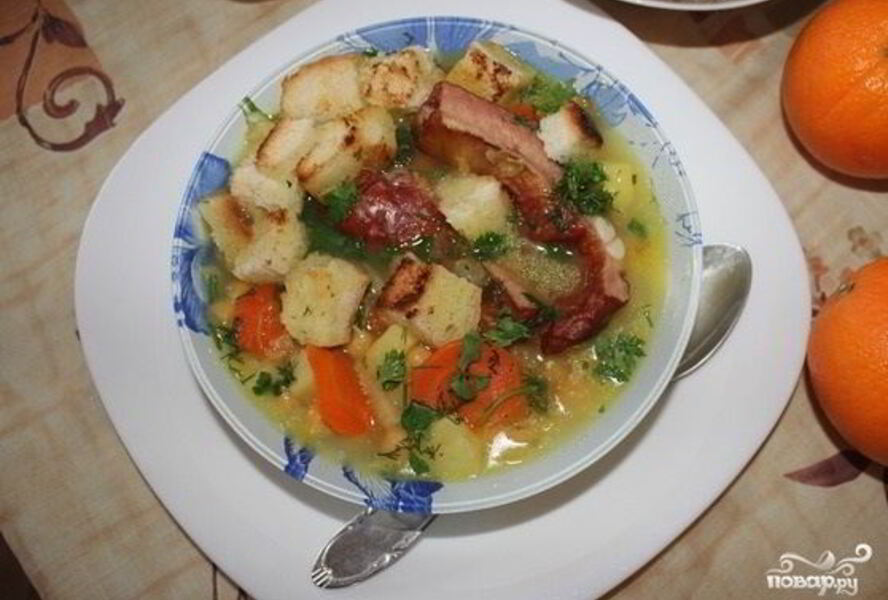 Суп гороховый с копчеными ребрышками
