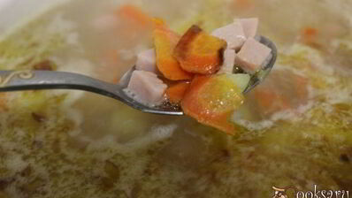 кабачковый суп с ветчиной и плавленным сыром