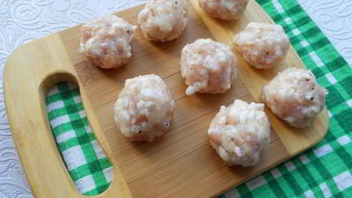 картофельный суп с грибами и куриными фрикадельками