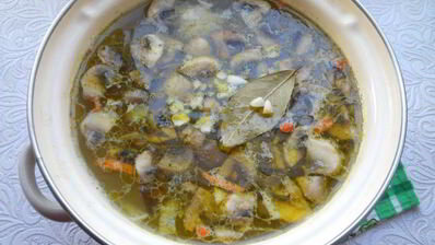 картофельный суп с грибами и куриными фрикадельками