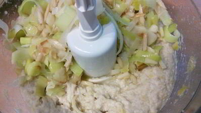 куриный крем-суп с миндалем