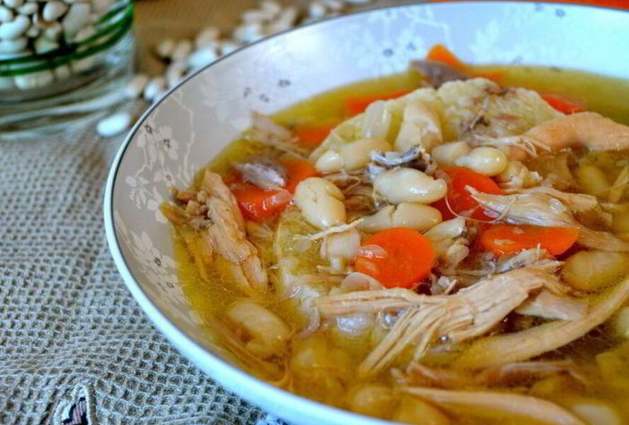 Куриный суп с белой фасолью