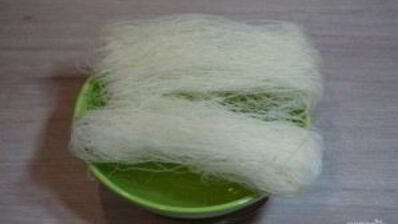 куриный суп с лапшой в азиатском стиле