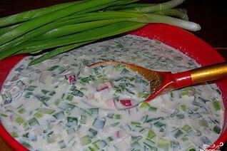 Окрошка на сыворотке с колбасой