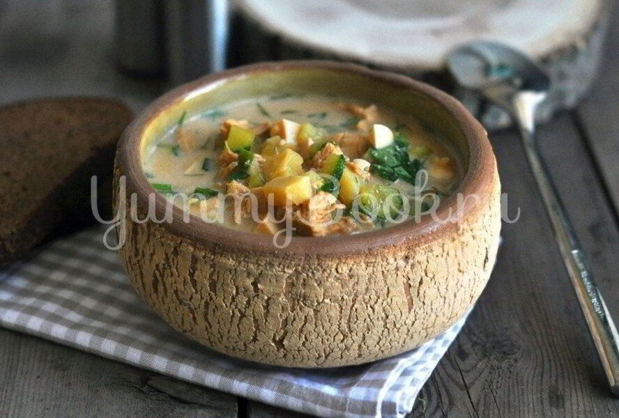 Окрошка с курицей на квасе