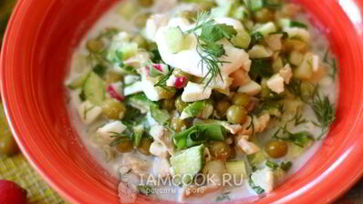 окрошка с зеленым горошком