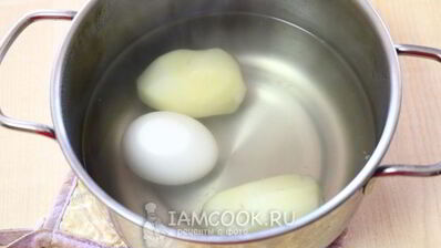 окрошка с зеленым горошком