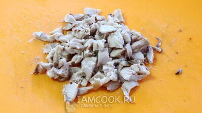 окрошка с зеленым горошком