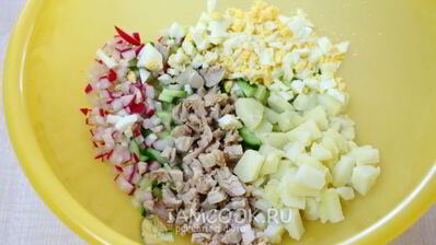 окрошка с зеленым горошком