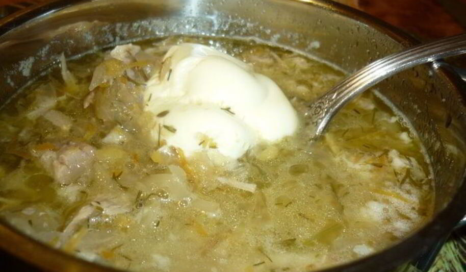 Рецепт бабушкиных щей из квашеной капусты с горохом