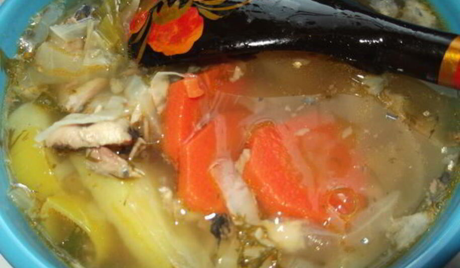 Рецепт острых щей с рыбными консервами