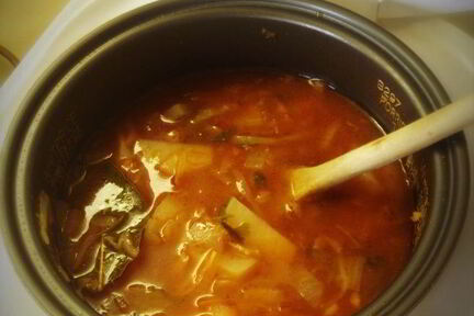 Щи с кислой капустой в мультиварке