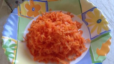 щи зеленые с крапивой на курином бульоне