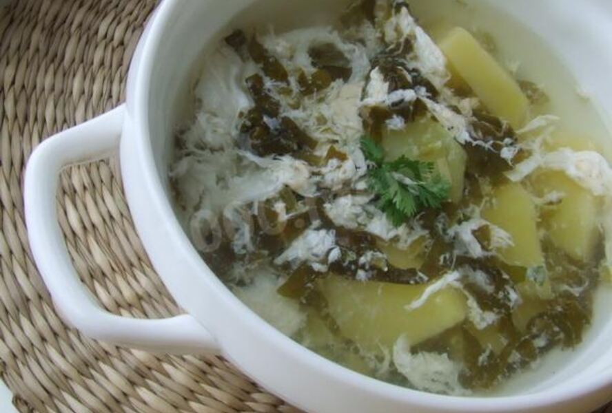 Зеленые щи из щавеля с яйцом без мяса