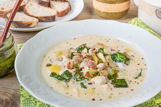 Сливочный суп с курицей и шпинатом