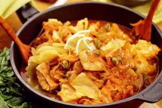 Рыбная солянка на сковороде