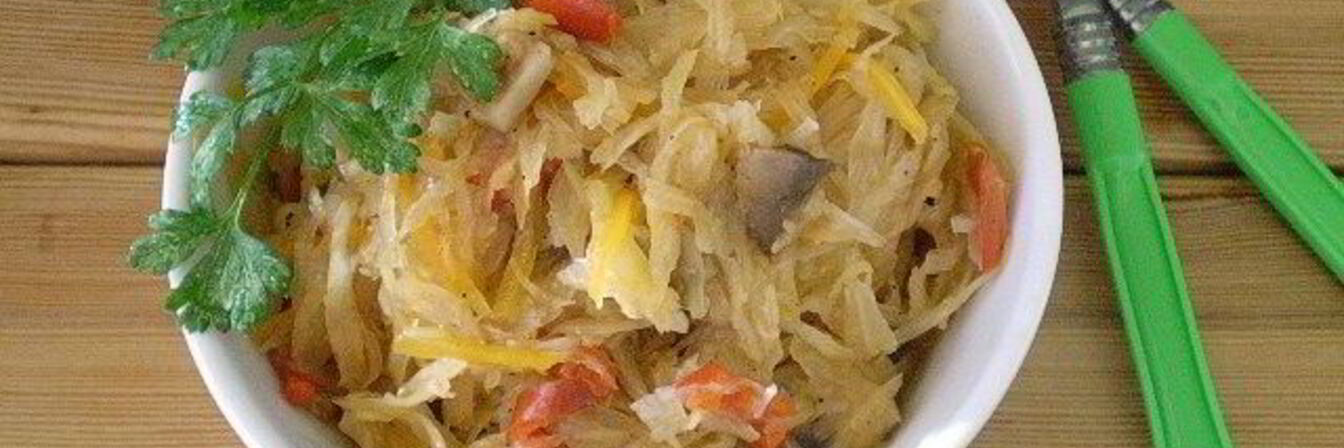 Солянка с грибами и капустой
